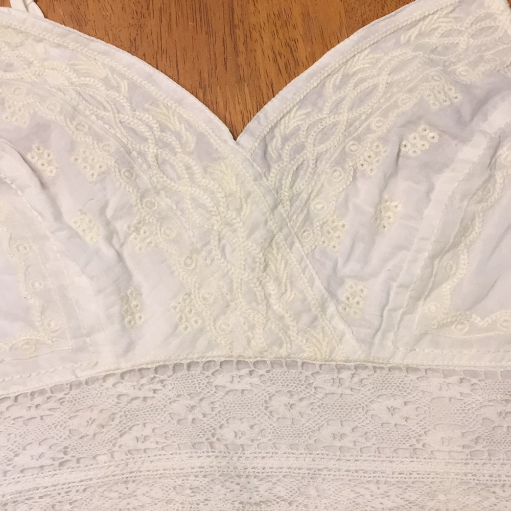 AE White Cropped Top - Picture 3 of 4